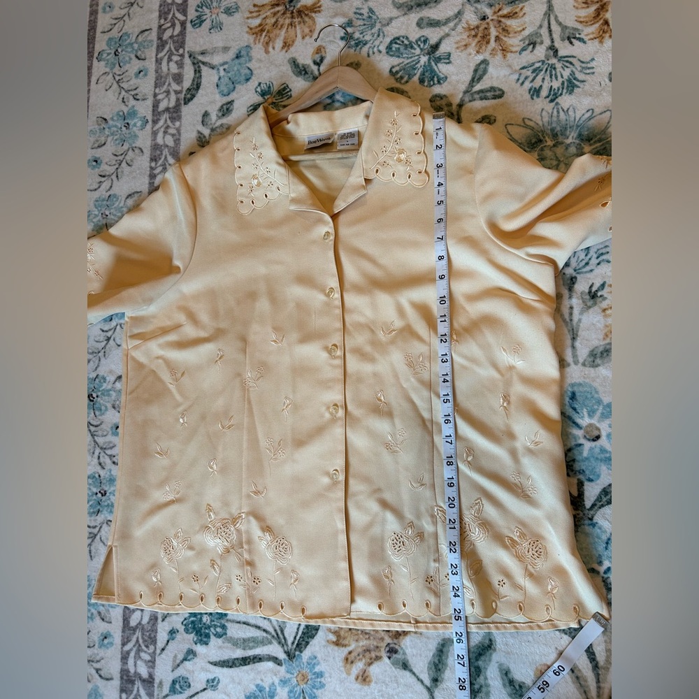 Vintage BonWorth Butter Yellow Embroidered Short Sleeve Button Down Shirt - Picture 14 of 15